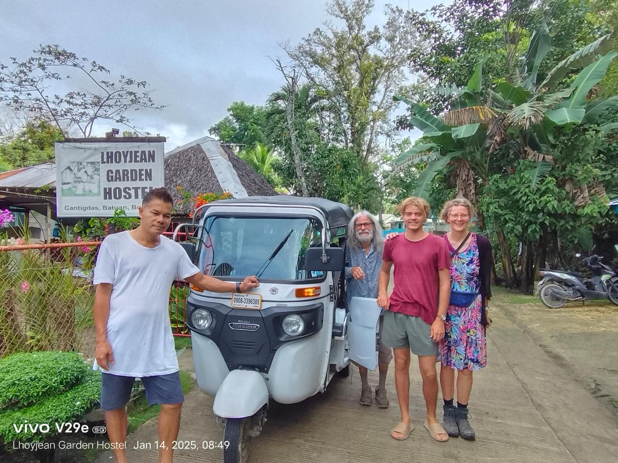 Lhoyjean Garden Hostel Batuan Extérieur photo