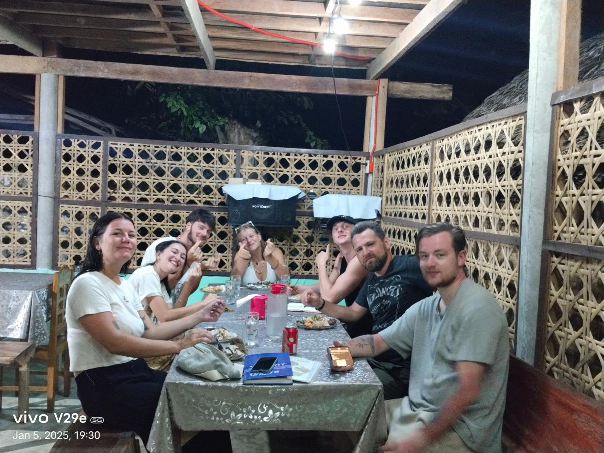 Lhoyjean Garden Hostel Batuan Extérieur photo